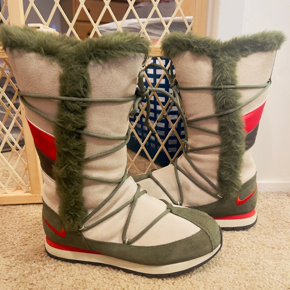 Nike Women's Olive and Crimson Winter Boots
